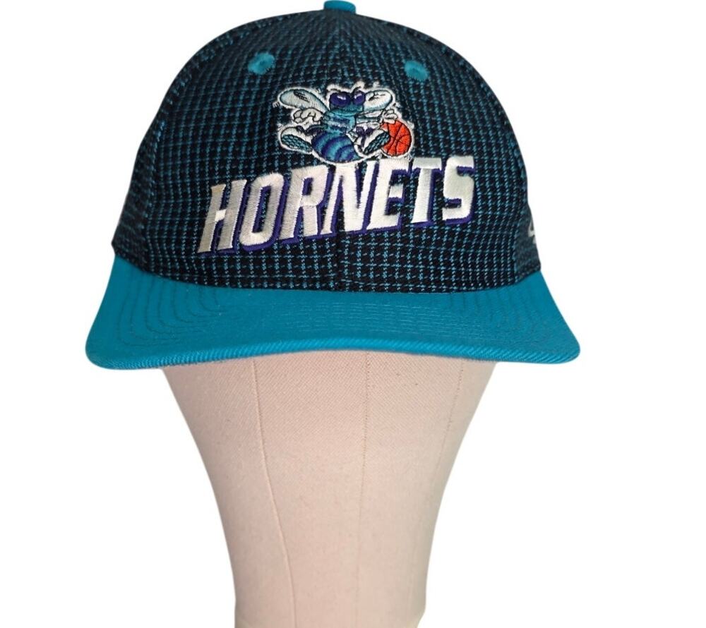 Vintage 90s Charlotte Hornets Logo Athletic Snapback Hat NBA Wool Blend Teal